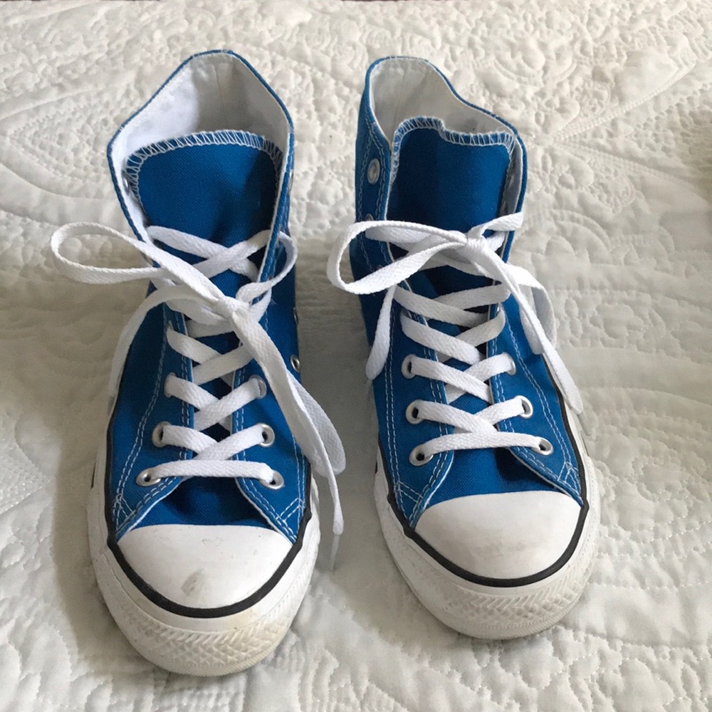 blue converse